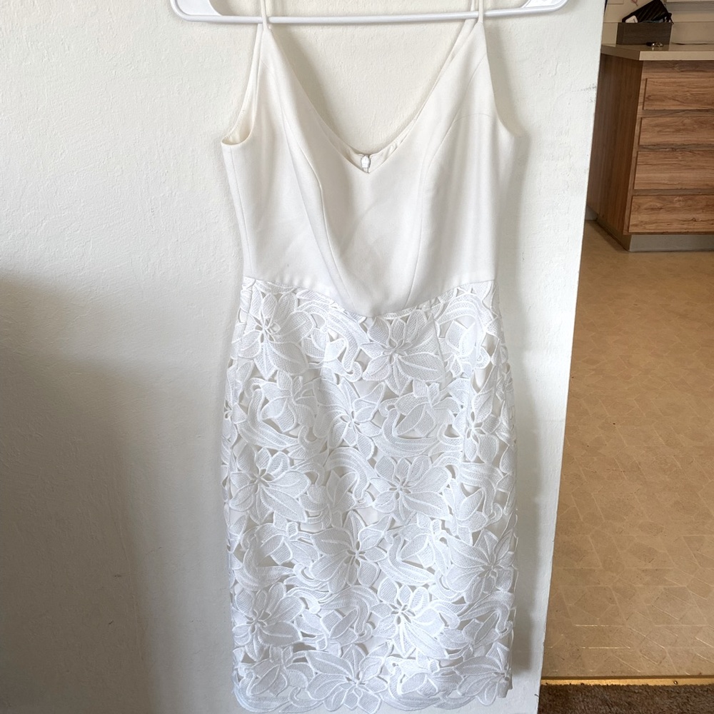 Black Halo Jevette Lace Combo Sheath Dress (Moon Mist/Pearl Color, Size 2)